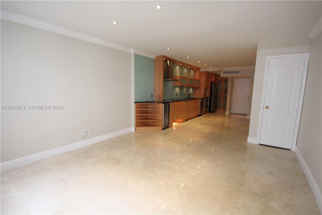 5401 Collins Ave #339, Miami Beach FL 33140