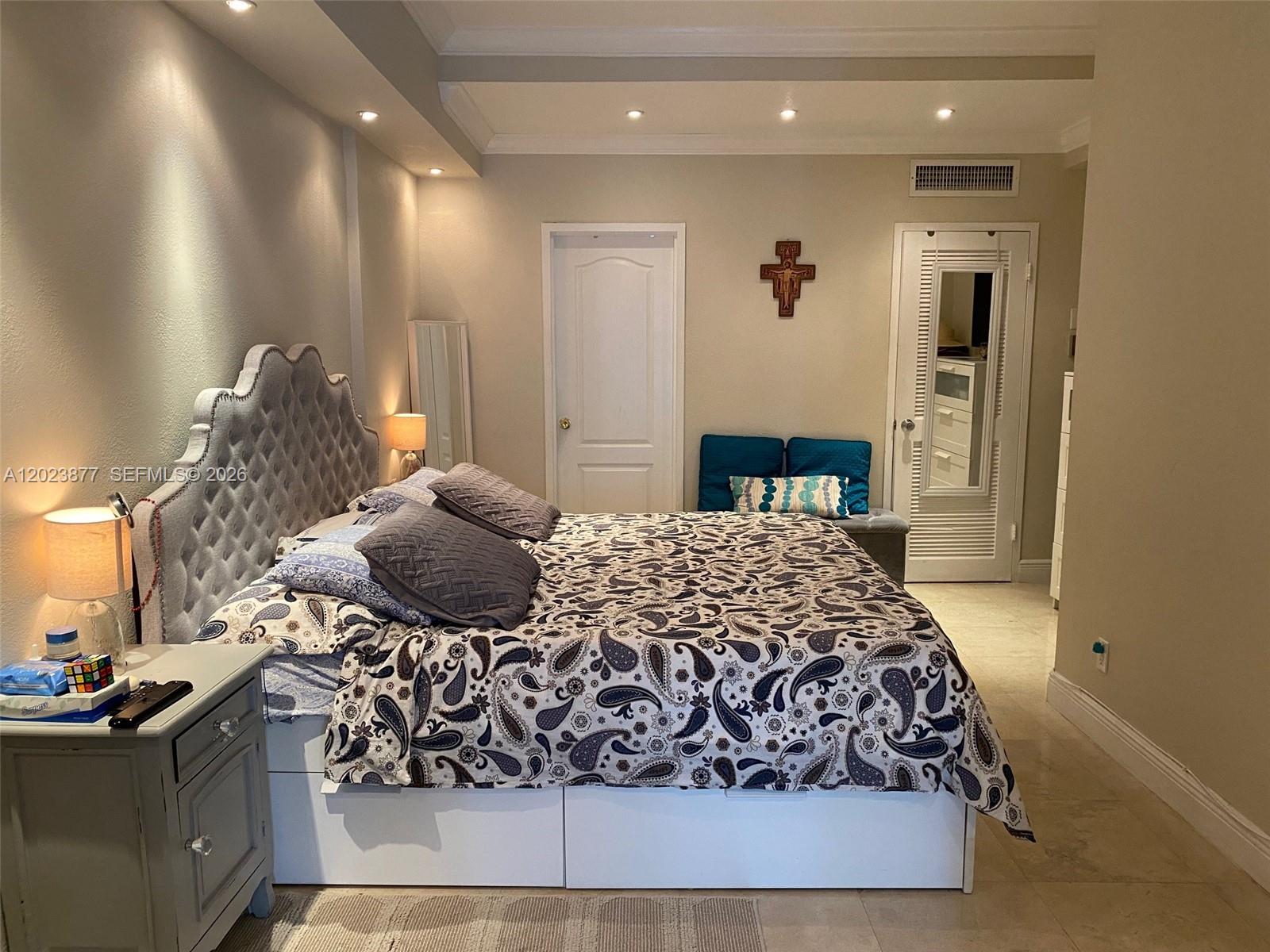 5401 Collins Ave #339, Miami Beach FL 33140