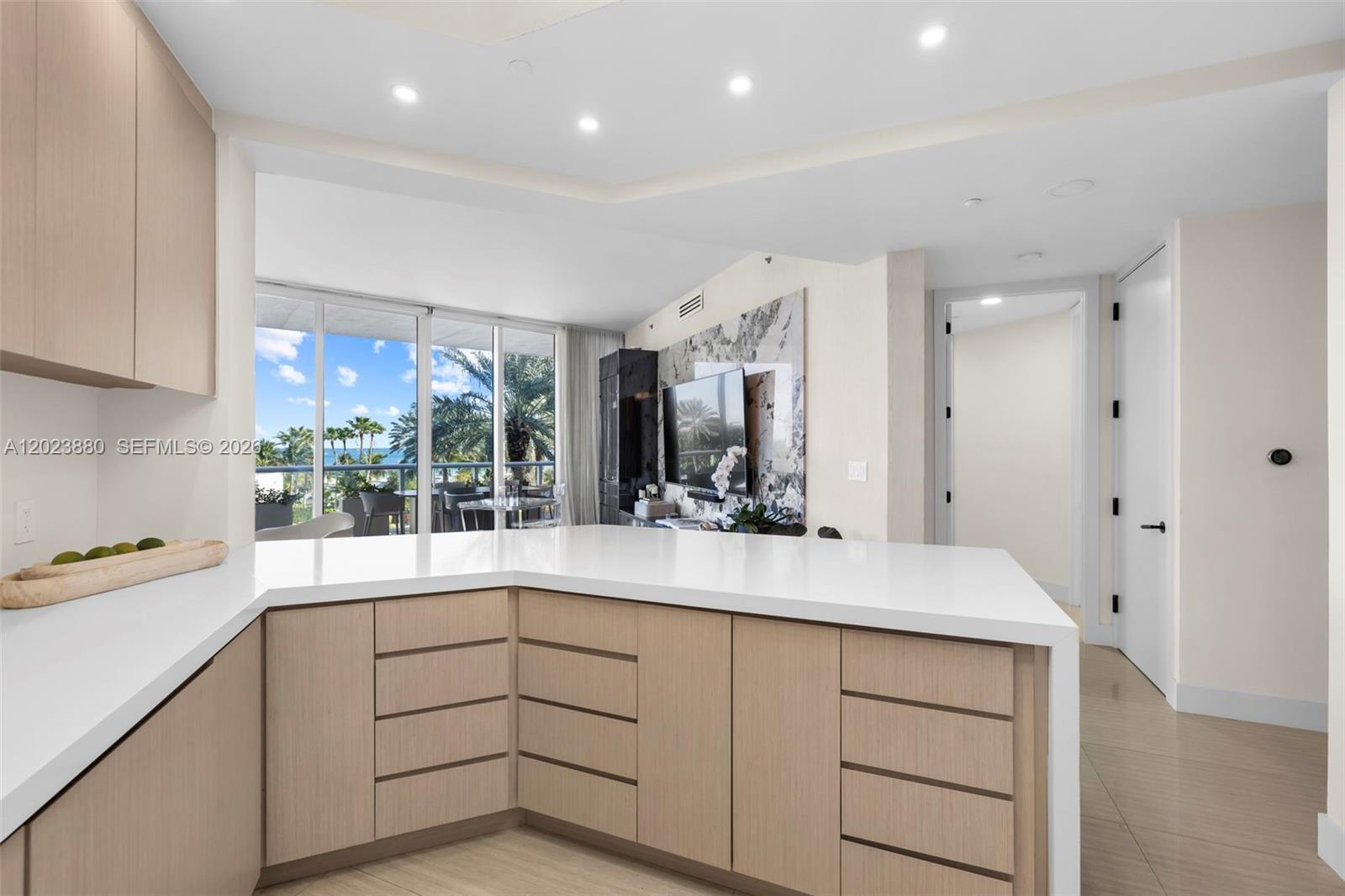 100 S Pointe Dr #509, Miami Beach FL 33139