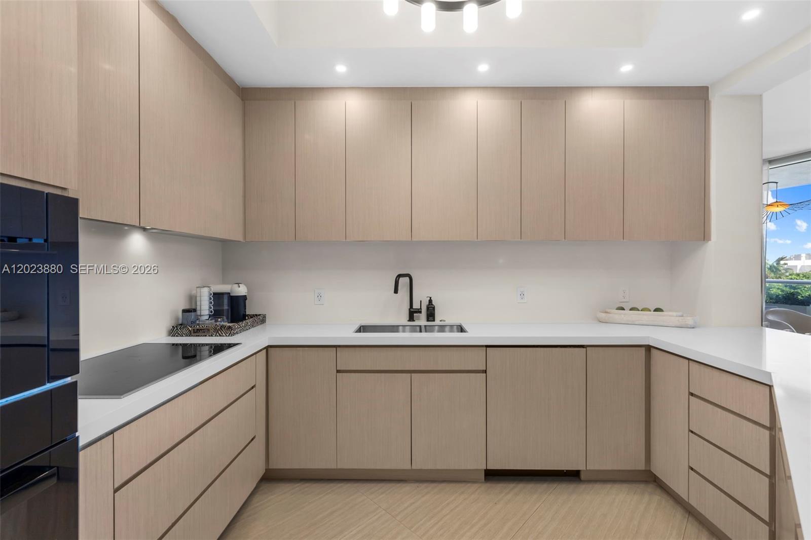 100 S Pointe Dr #509, Miami Beach FL 33139