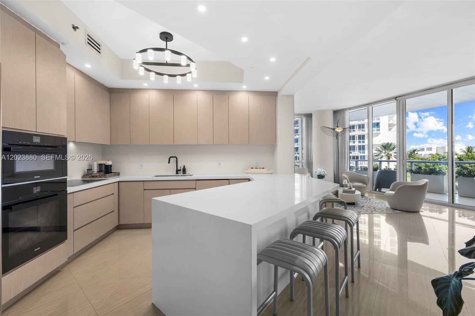 100 S Pointe Dr #509, Miami Beach FL 33139