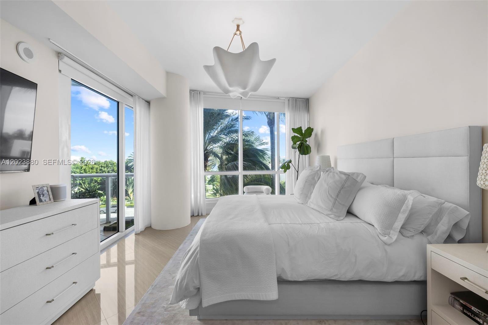 100 S Pointe Dr #509, Miami Beach FL 33139