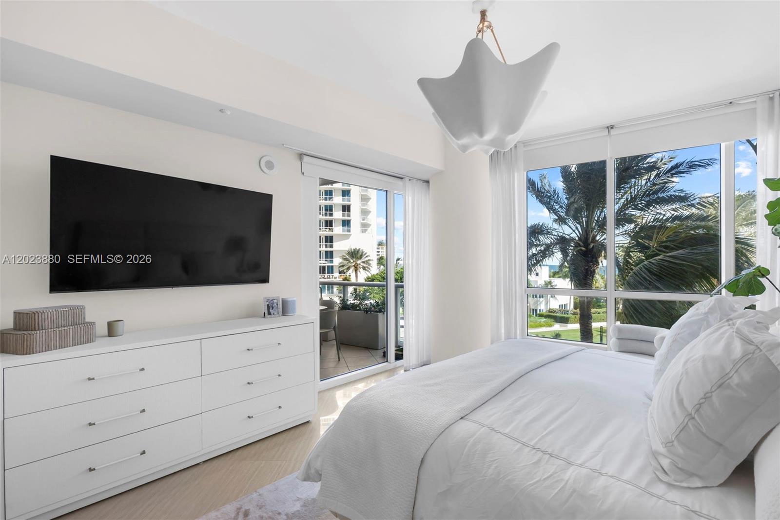 100 S Pointe Dr #509, Miami Beach FL 33139