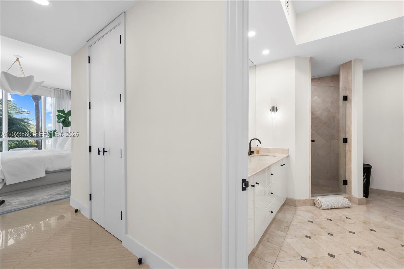 100 S Pointe Dr #509, Miami Beach FL 33139