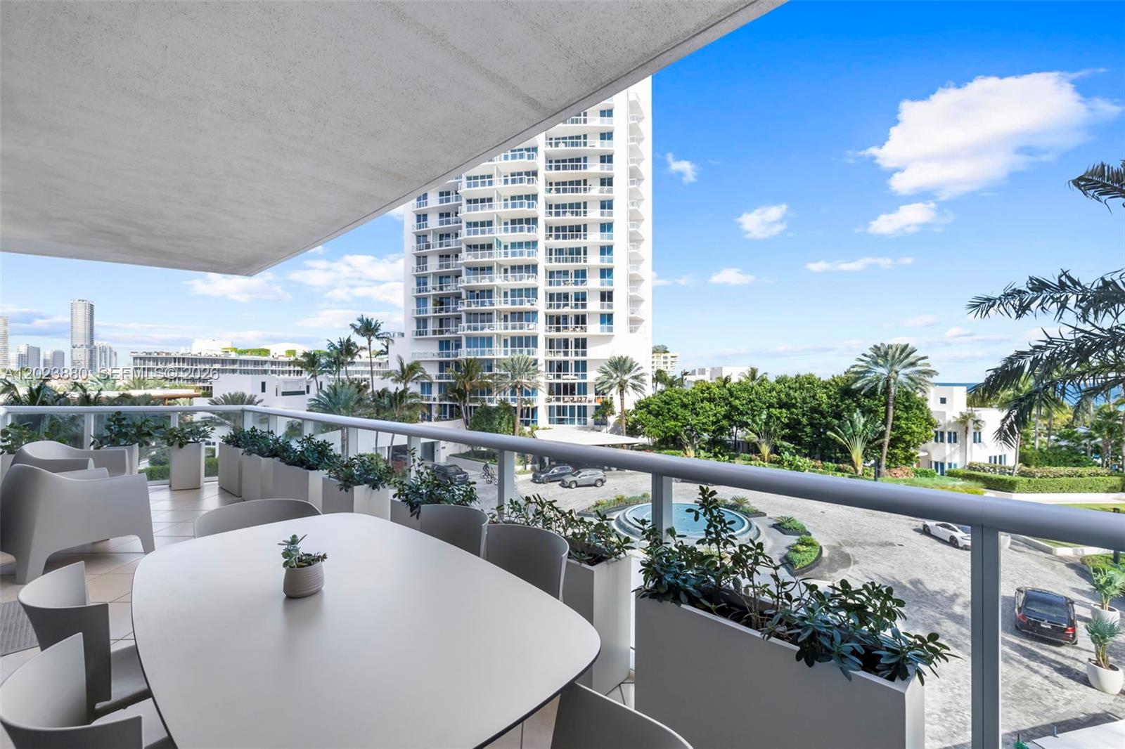100 S Pointe Dr #509, Miami Beach FL 33139