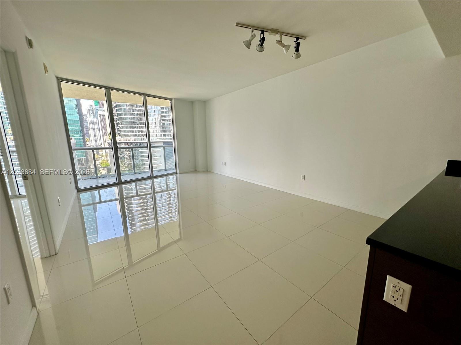 475 Brickell Avenue #1614, Miami FL 33131