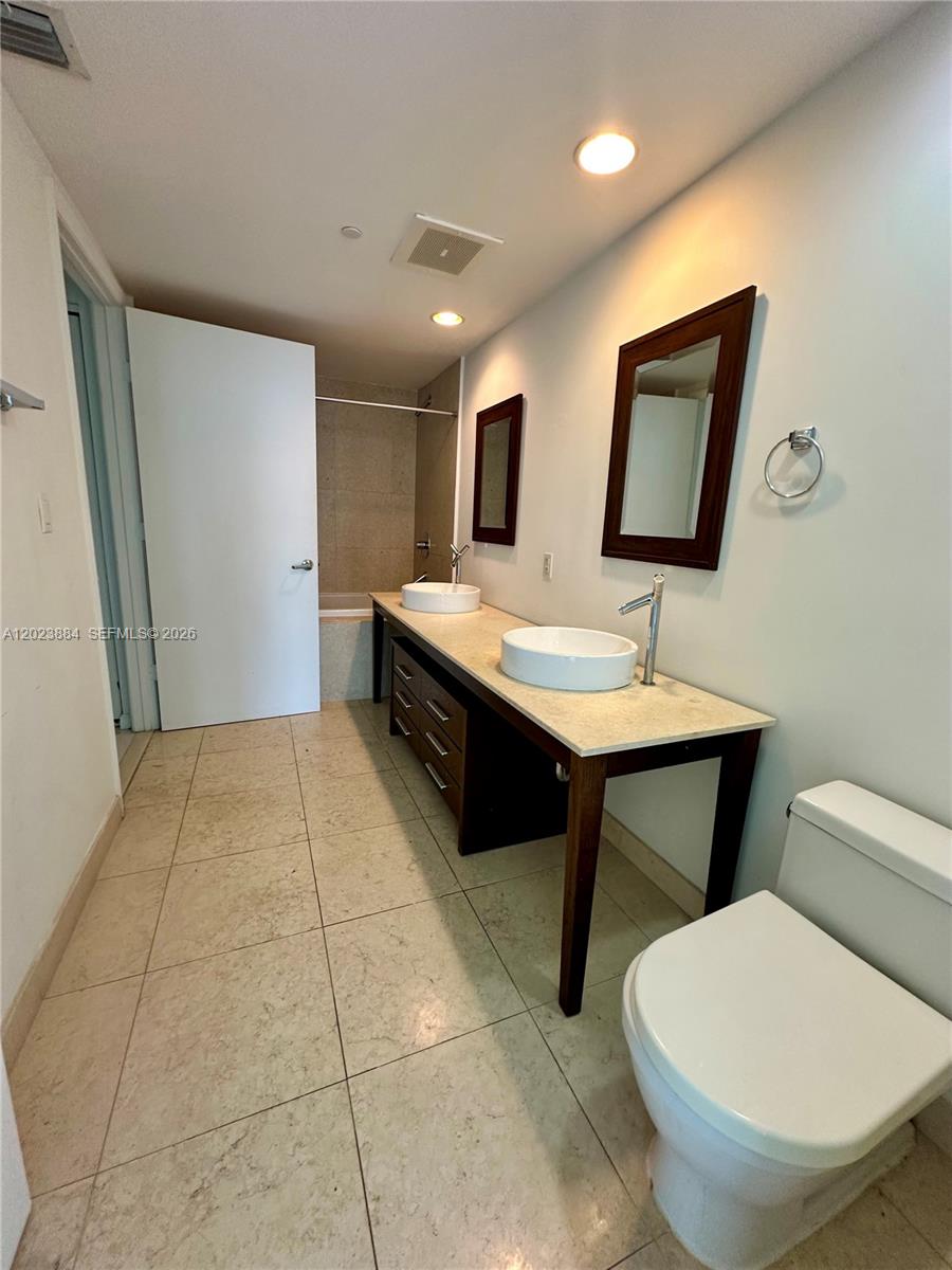 475 Brickell Avenue #1614, Miami FL 33131