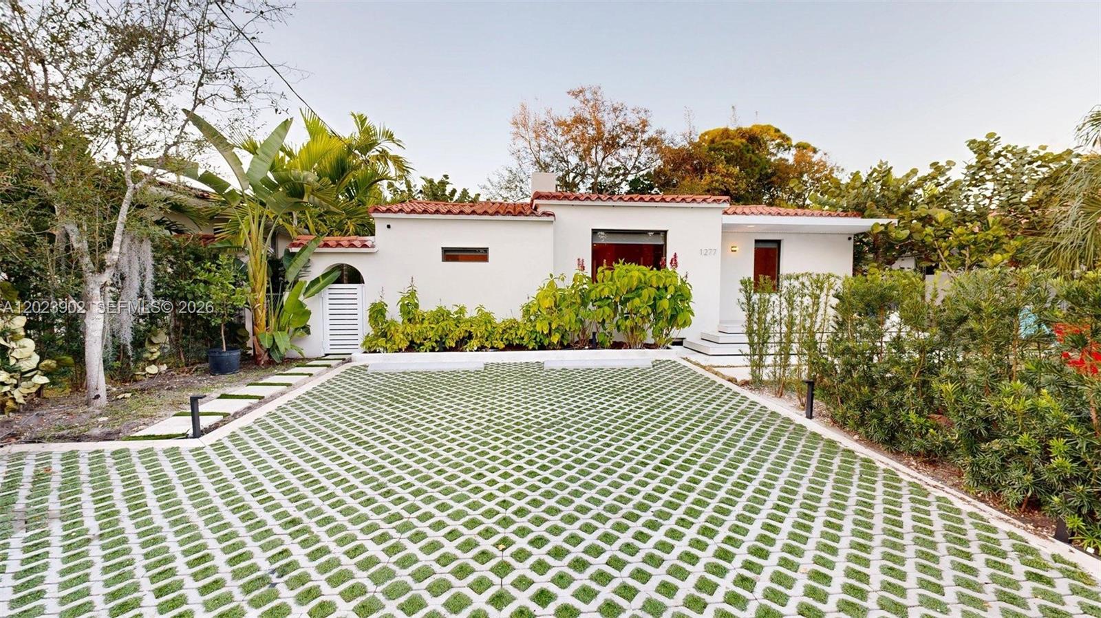 1277 SW 19th St, Miami FL 33145