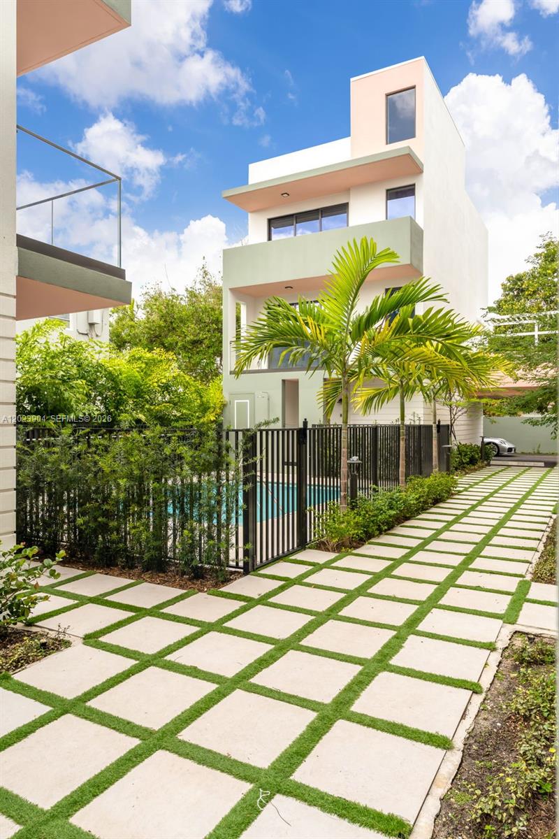 721 SW 11th Street #G, Miami FL 33129