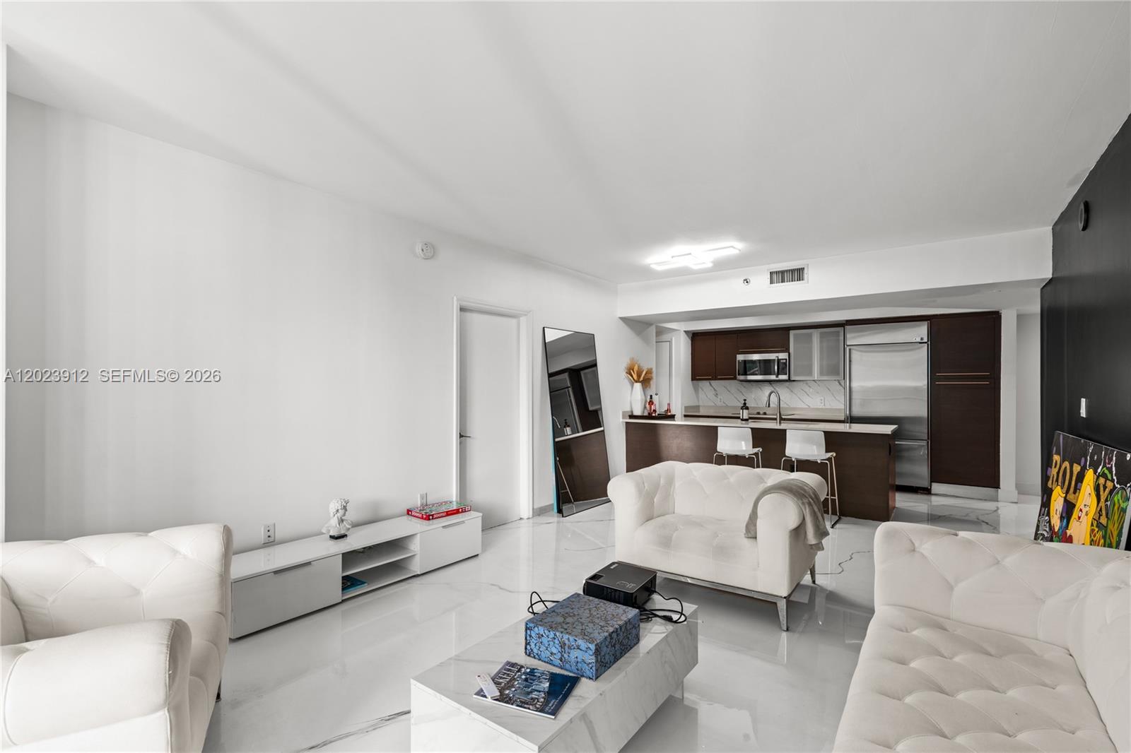 55 SE 6th St #1203, Miami FL 33131