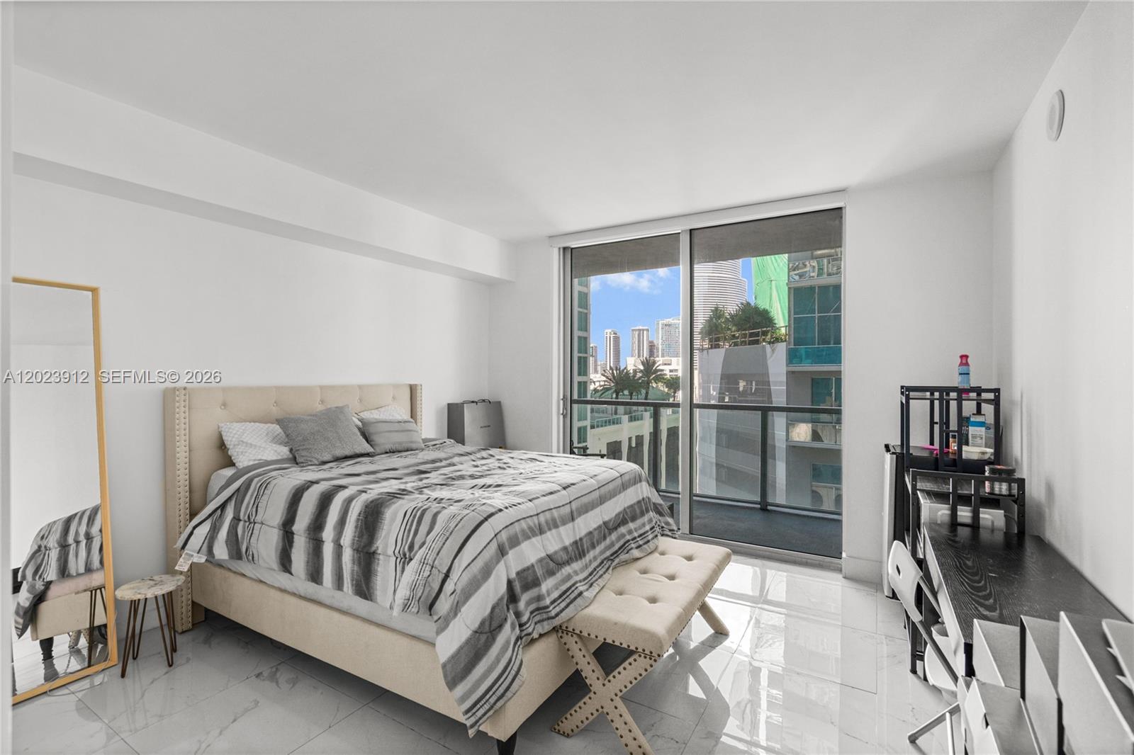 55 SE 6th St #1203, Miami FL 33131