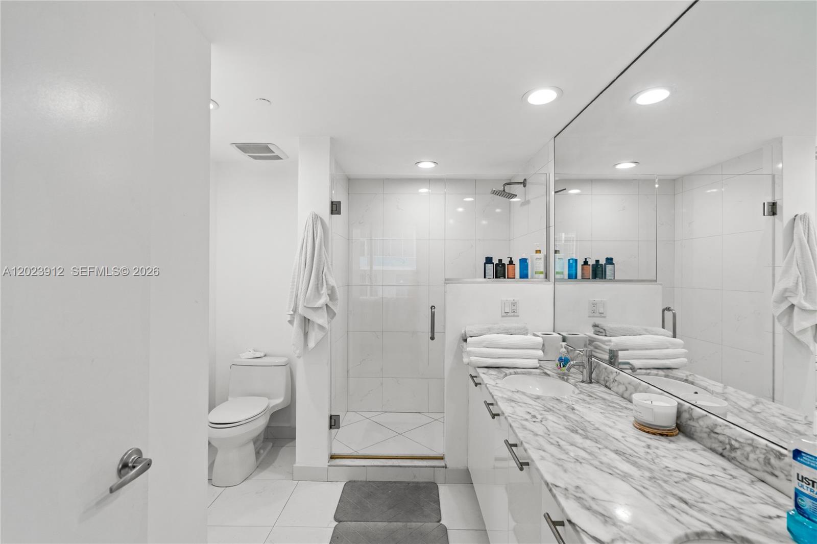55 SE 6th St #1203, Miami FL 33131