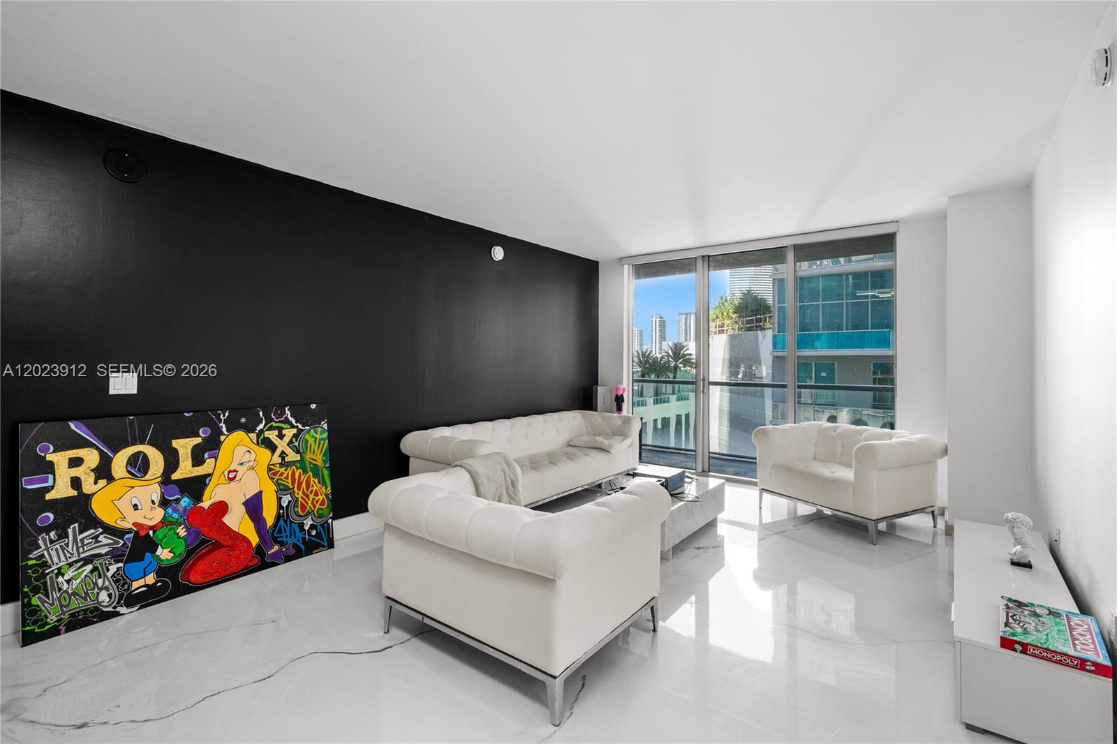 55 SE 6th St #1203, Miami FL 33131