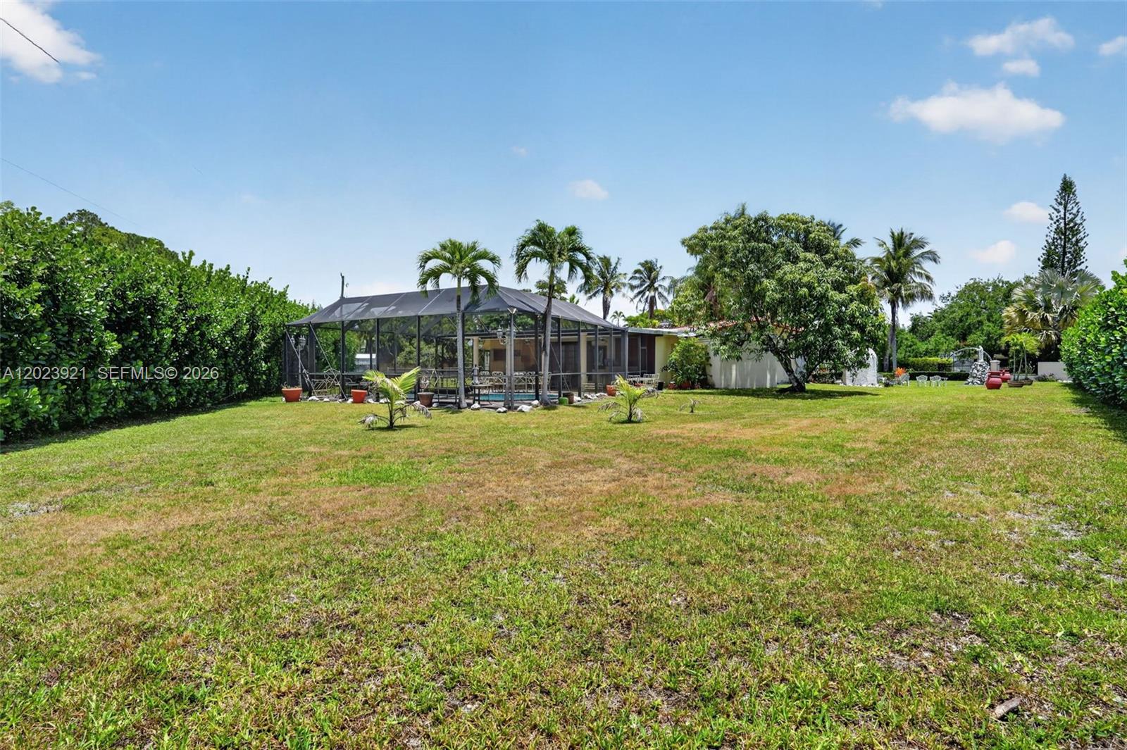 8461 SW 68th St Rd, Miami FL 33143