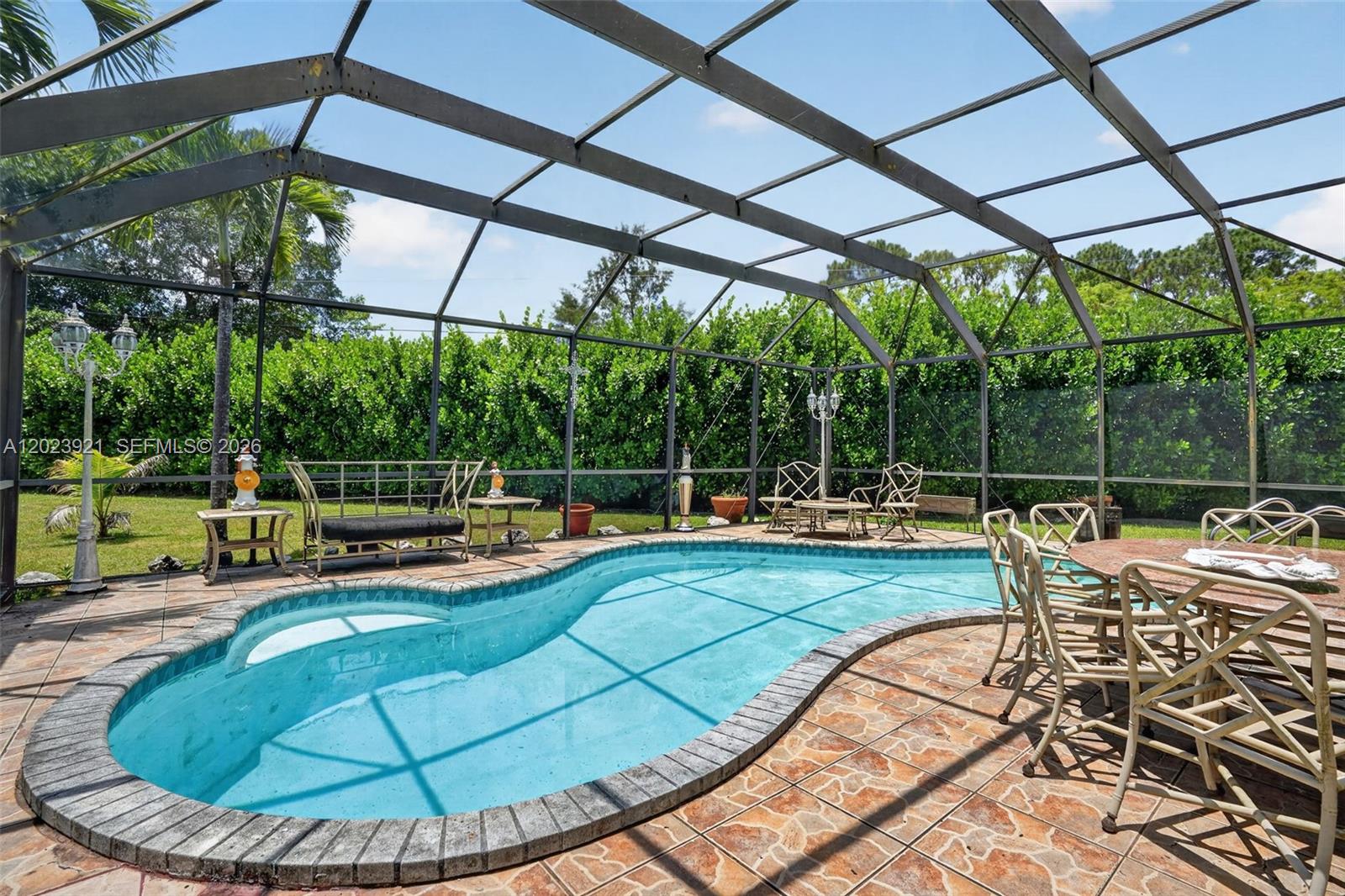 8461 SW 68th St Rd, Miami FL 33143