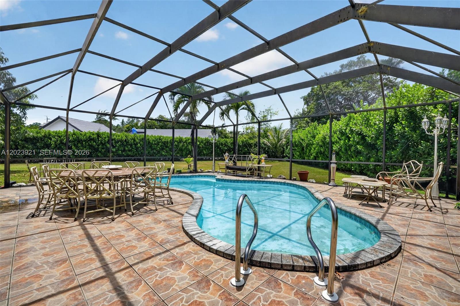 8461 SW 68th St Rd, Miami FL 33143