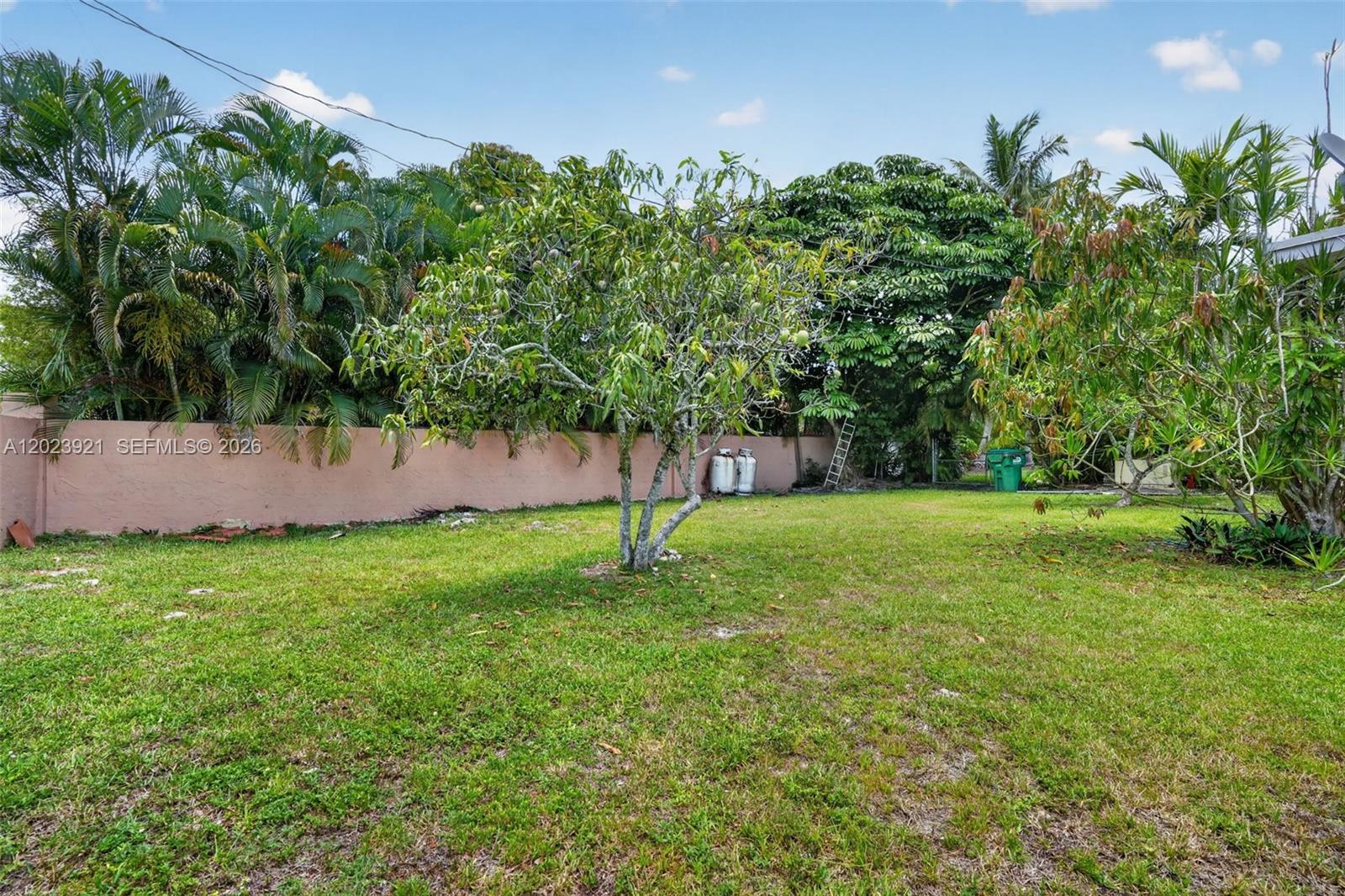 8461 SW 68th St Rd, Miami FL 33143