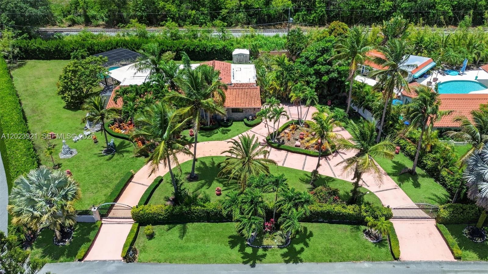 8461 SW 68th St Rd, Miami FL 33143
