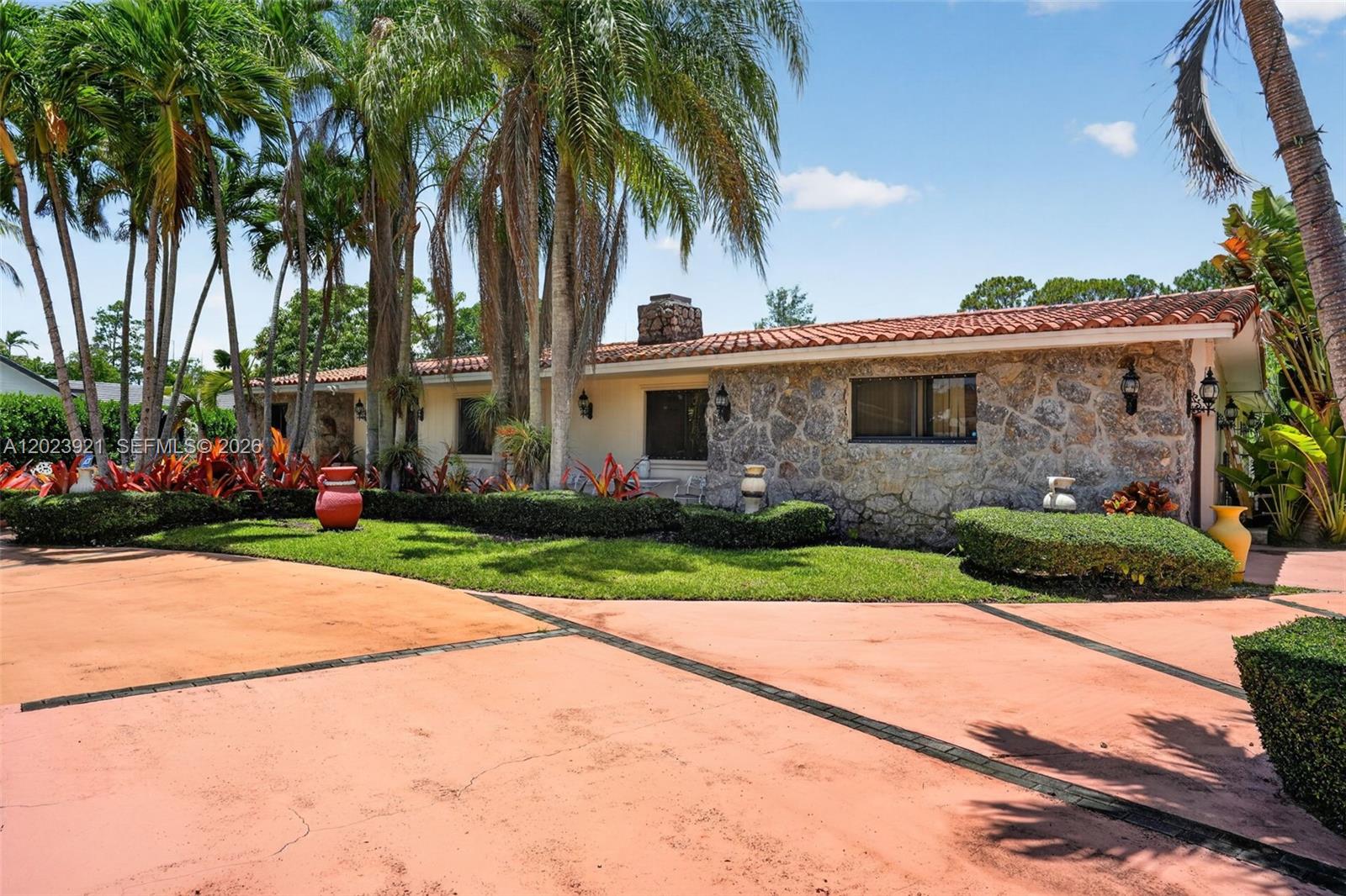 8461 SW 68th St Rd, Miami FL 33143