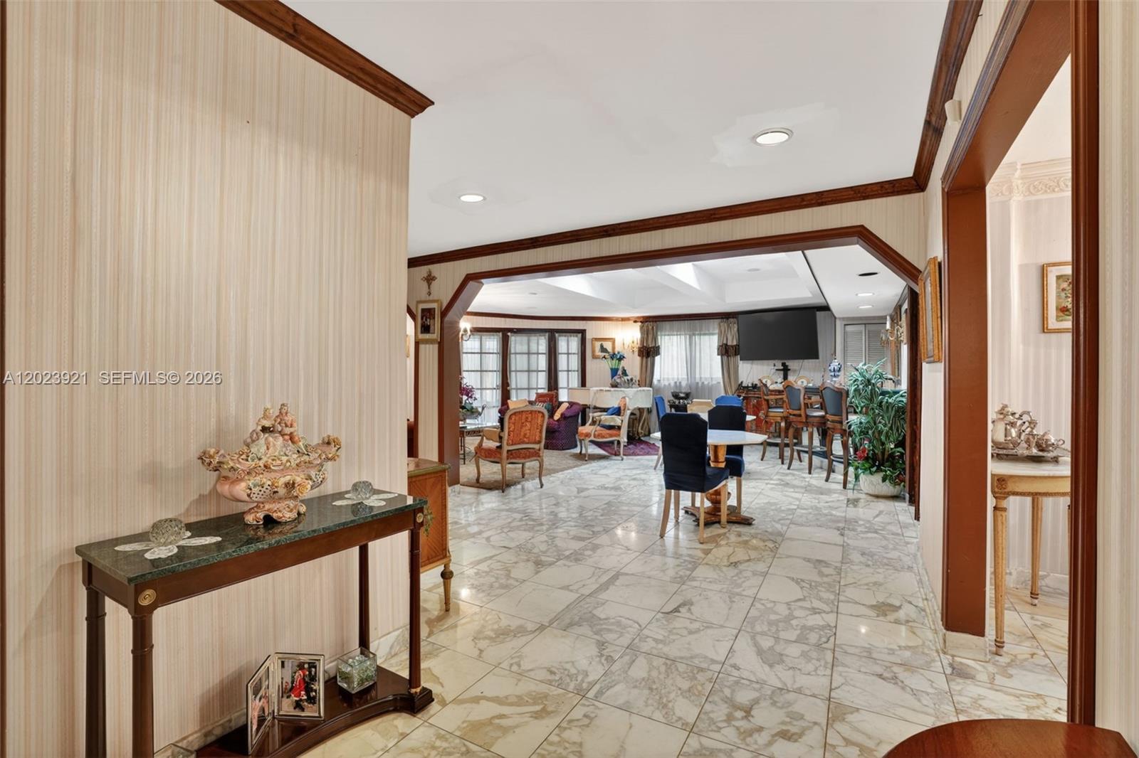 8461 SW 68th St Rd, Miami FL 33143