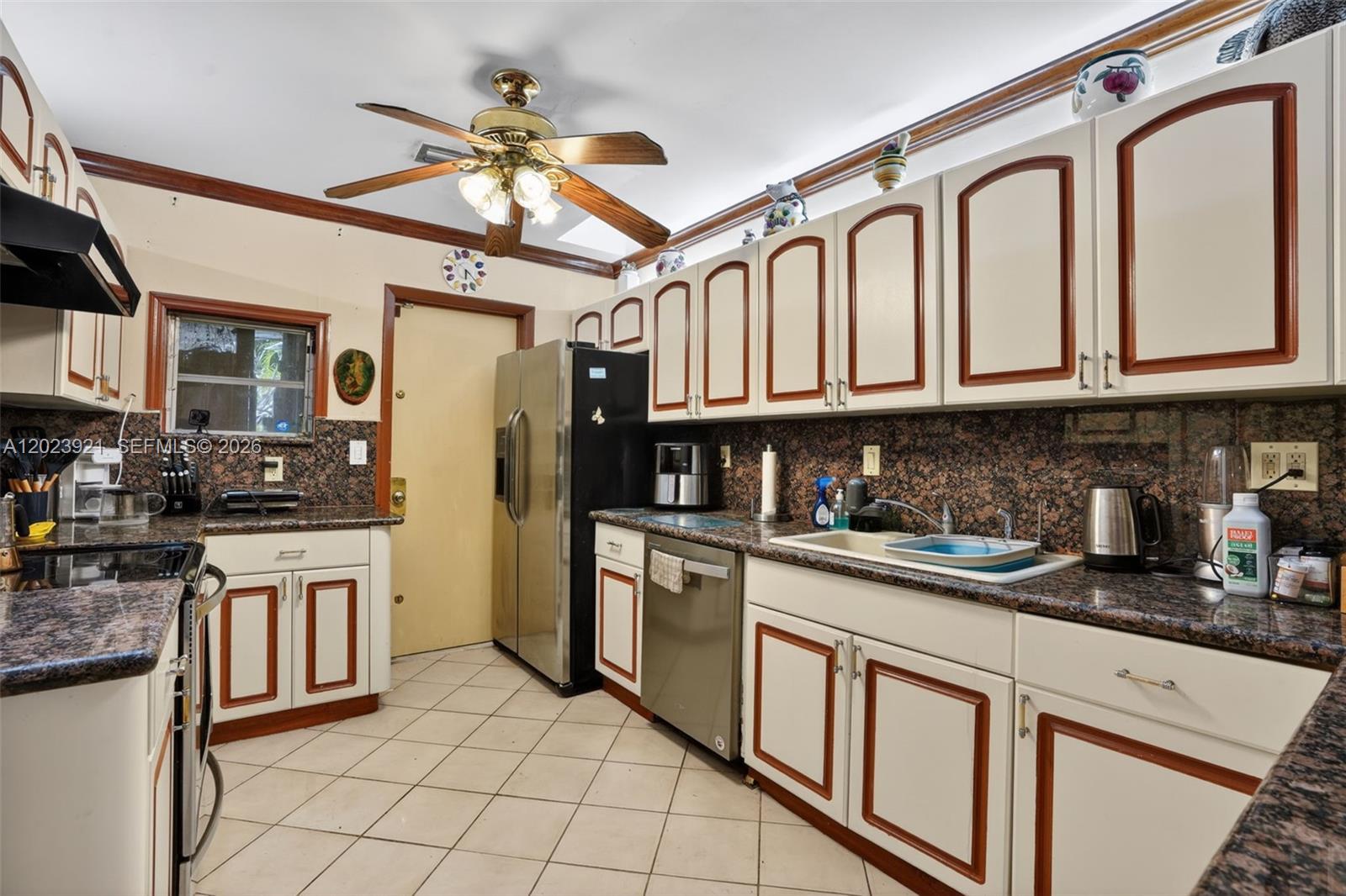 8461 SW 68th St Rd, Miami FL 33143