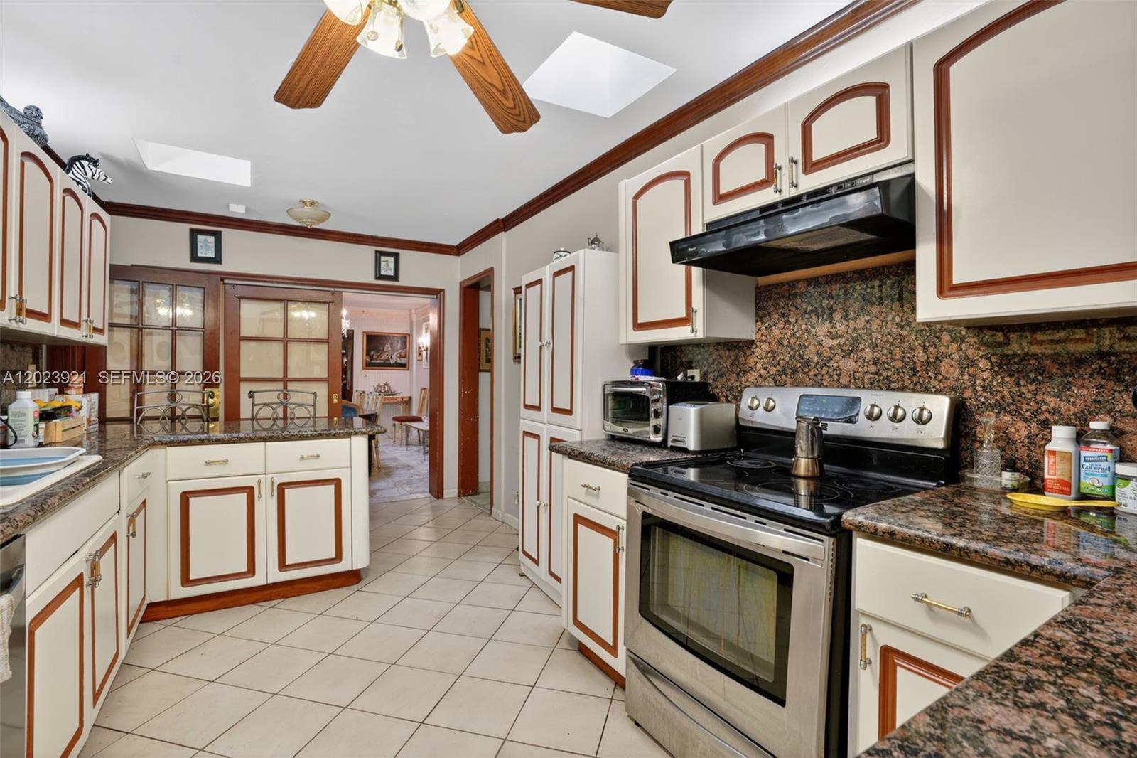 8461 SW 68th St Rd, Miami FL 33143