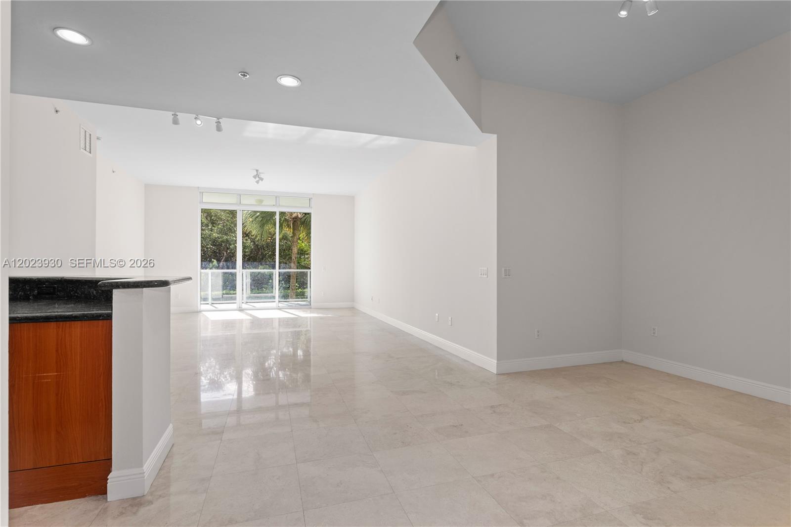 15051 Royal Oaks Ln #101, North Miami FL 33181