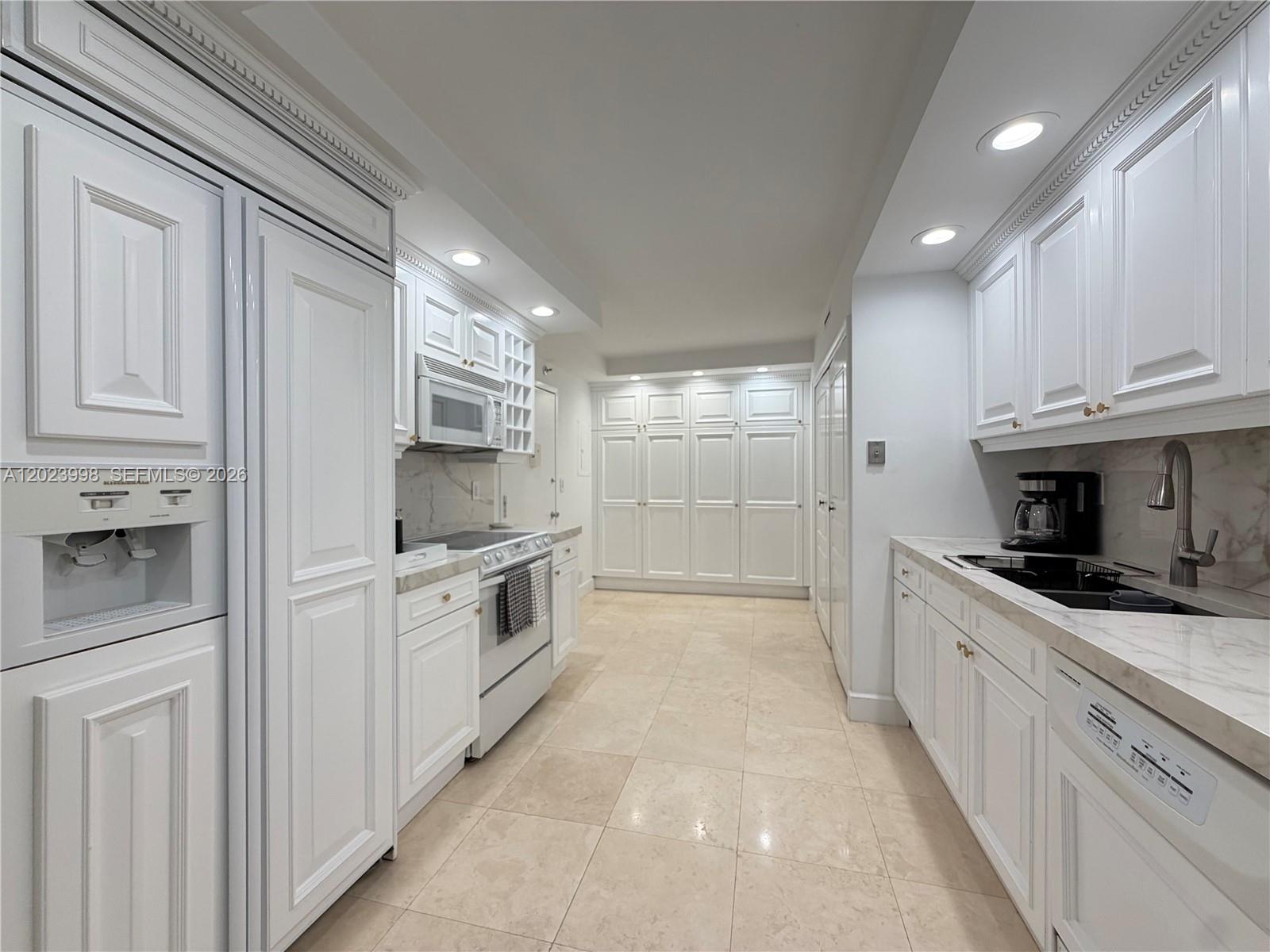 1111 Crandon Blvd #B1105, Key Biscayne FL 33149