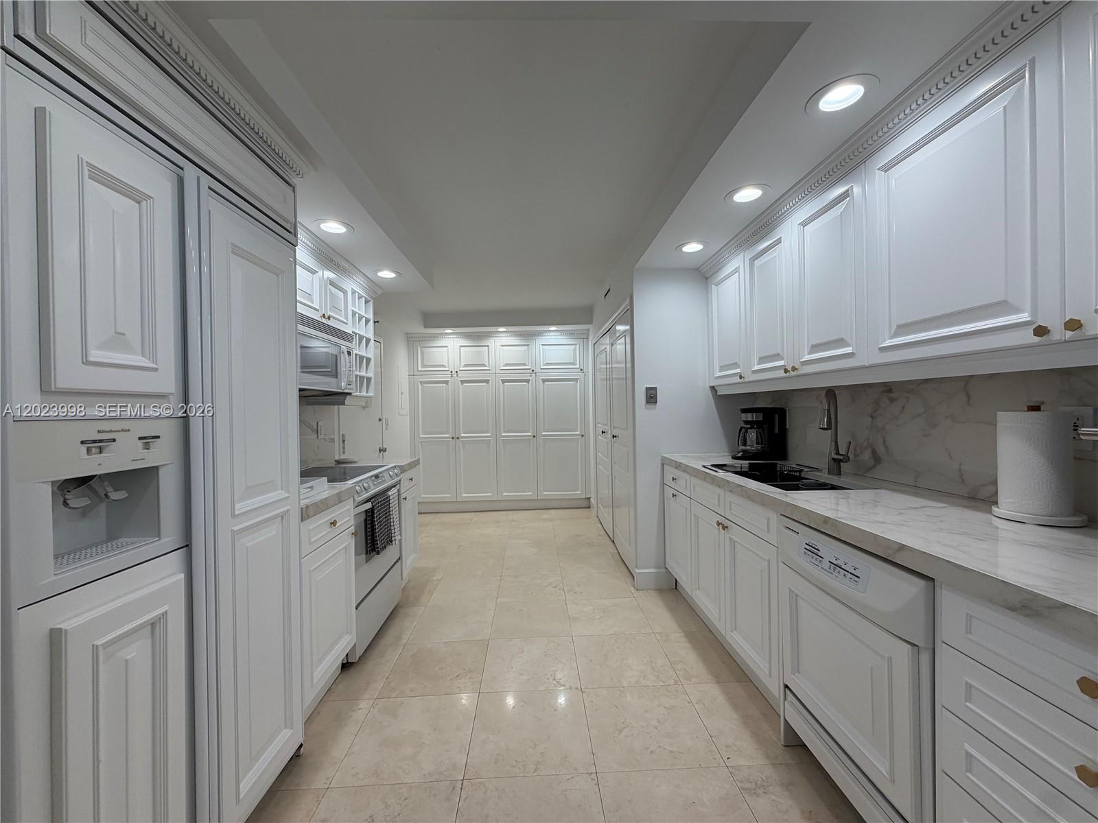 1111 Crandon Blvd #B1105, Key Biscayne FL 33149