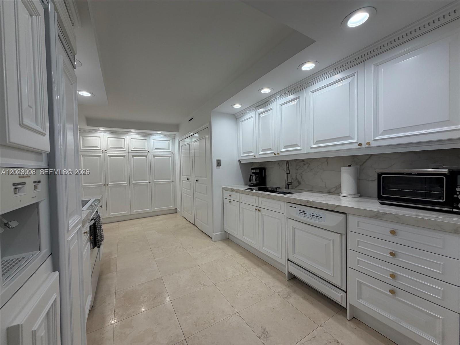 1111 Crandon Blvd #B1105, Key Biscayne FL 33149