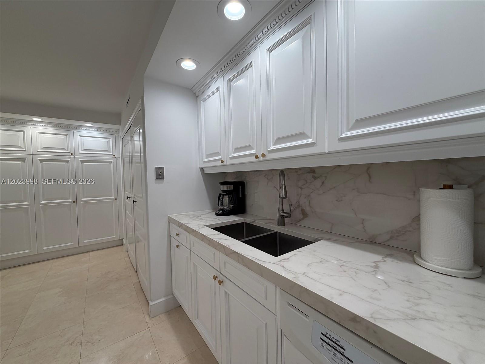 1111 Crandon Blvd #B1105, Key Biscayne FL 33149