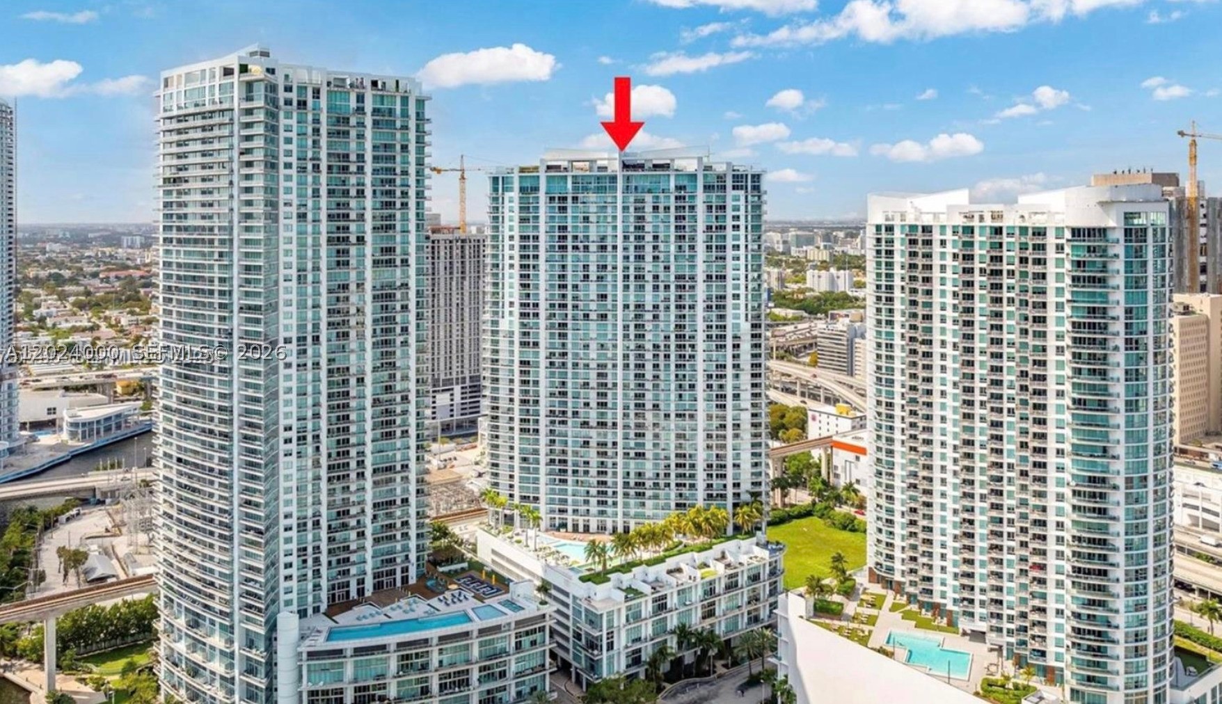 90 SW 3rd St #1811, Miami FL 33130
