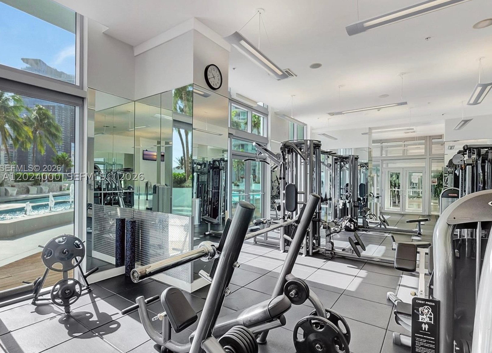 90 SW 3rd St #1811, Miami FL 33130