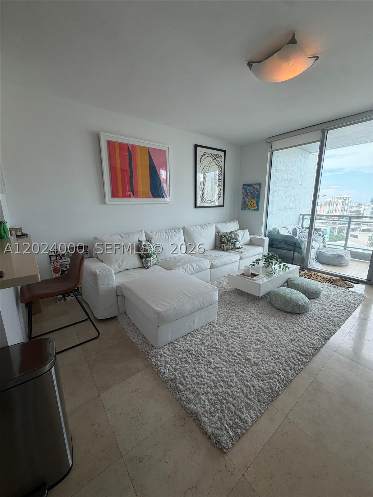 90 SW 3rd St #1811, Miami FL 33130