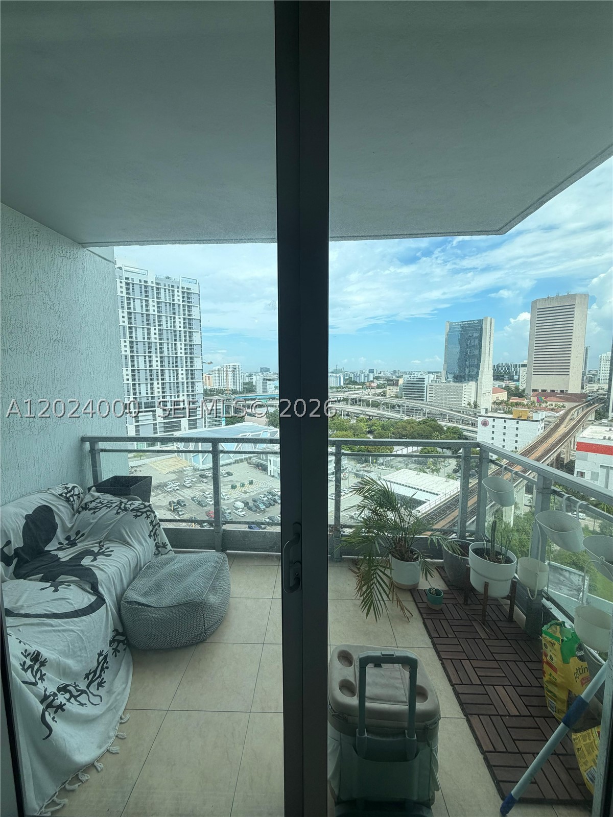 90 SW 3rd St #1811, Miami FL 33130