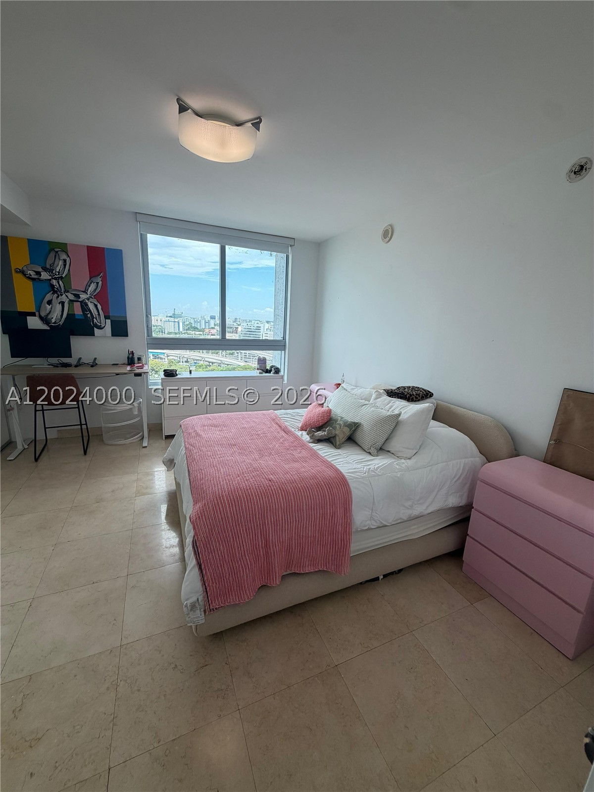90 SW 3rd St #1811, Miami FL 33130