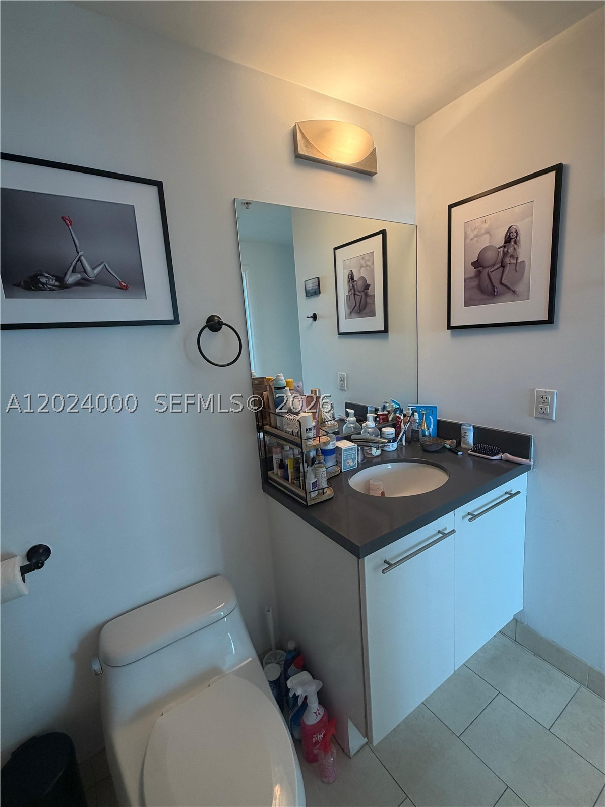 90 SW 3rd St #1811, Miami FL 33130