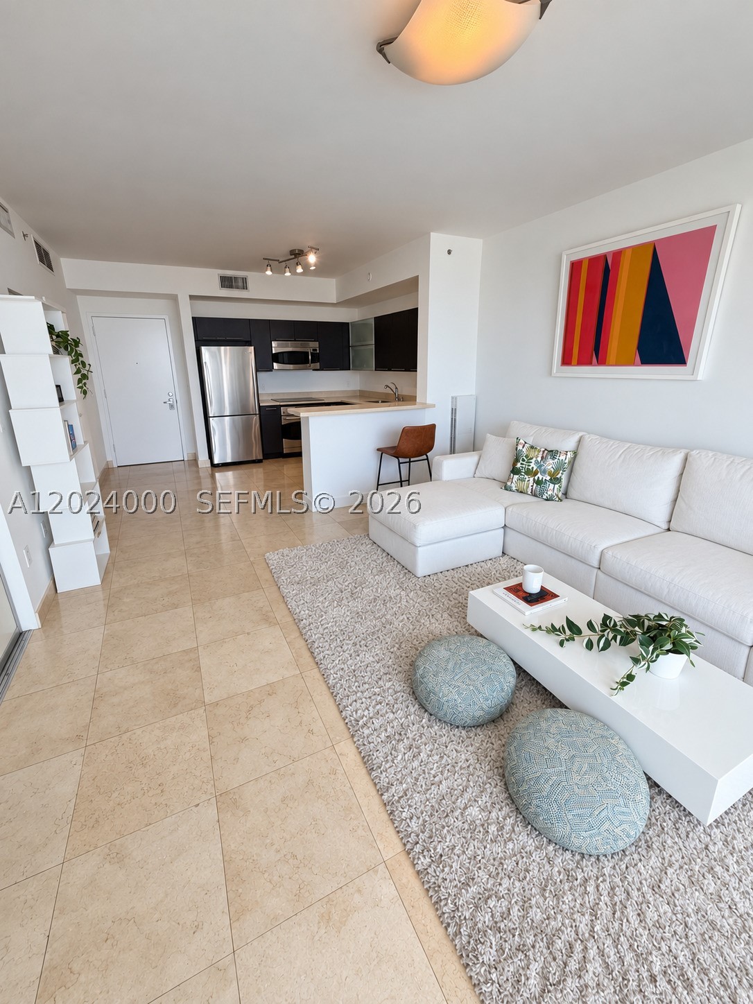 90 SW 3rd St #1811, Miami FL 33130