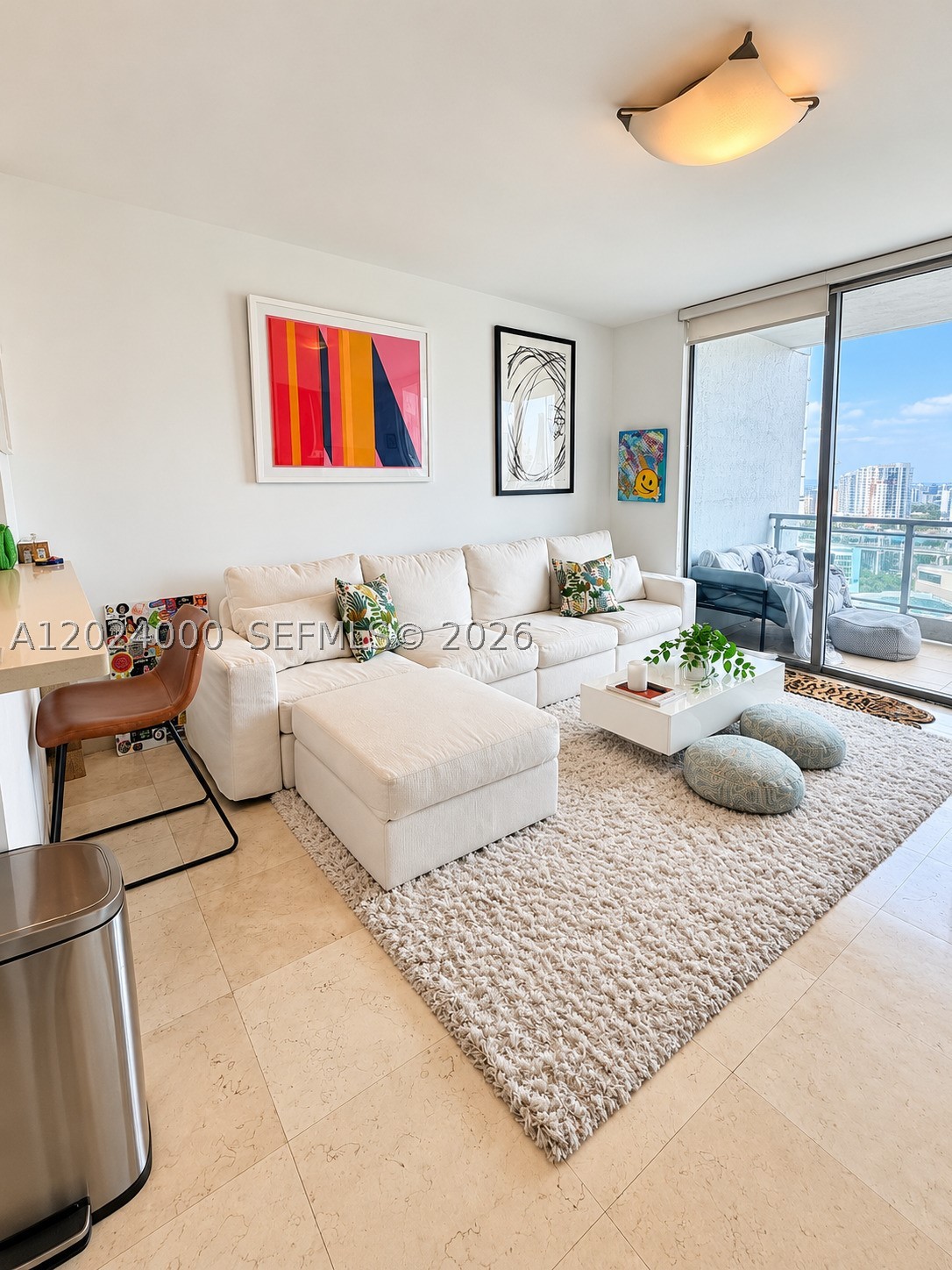 90 SW 3rd St #1811, Miami FL 33130