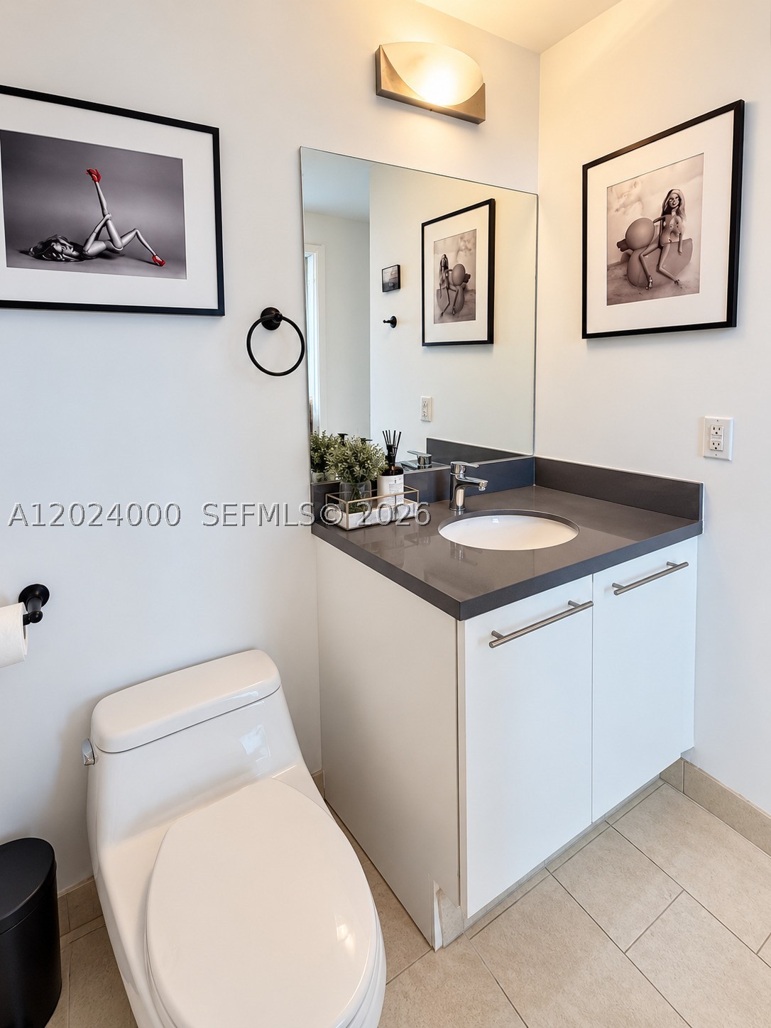 90 SW 3rd St #1811, Miami FL 33130