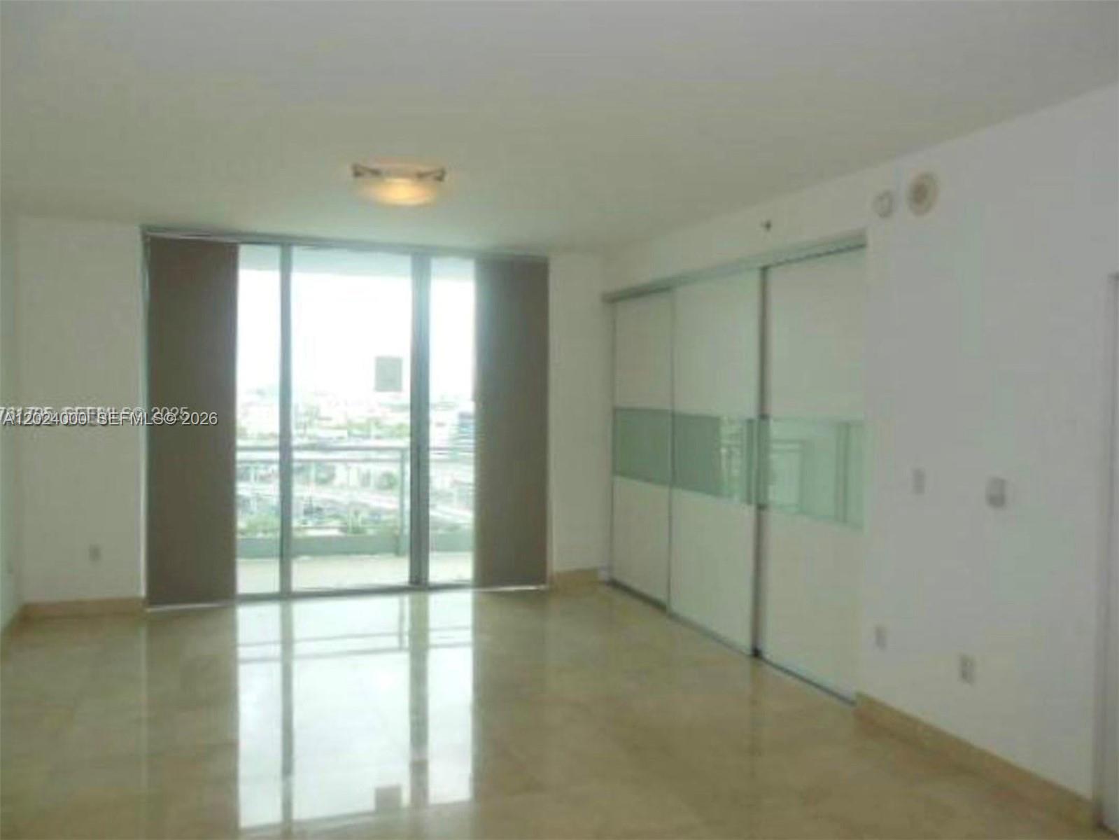 90 SW 3rd St #1811, Miami FL 33130