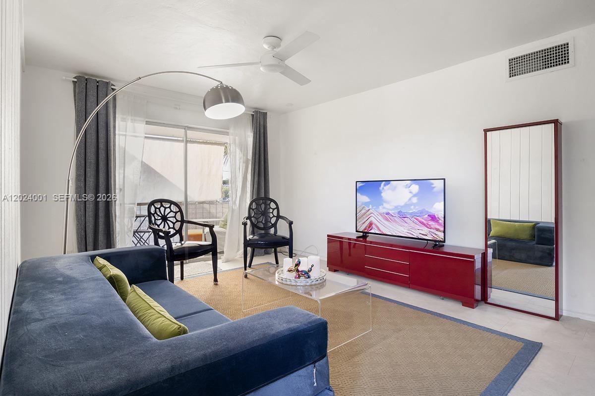 8701 SW 141st St #L5, Palmetto Bay FL 33176