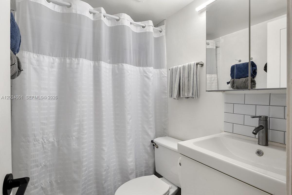 8701 SW 141st St #L5, Palmetto Bay FL 33176