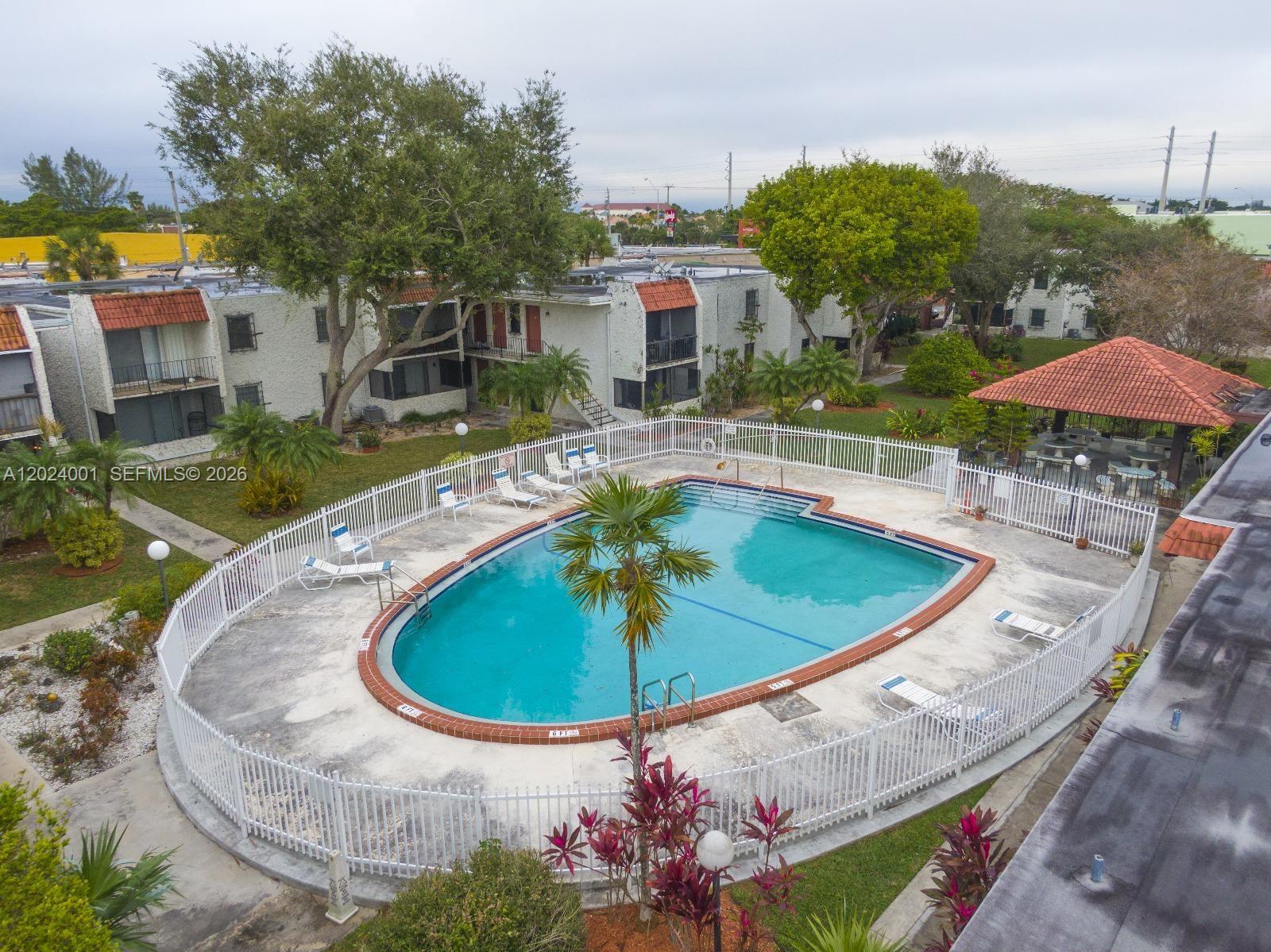 8701 SW 141st St #L5, Palmetto Bay FL 33176
