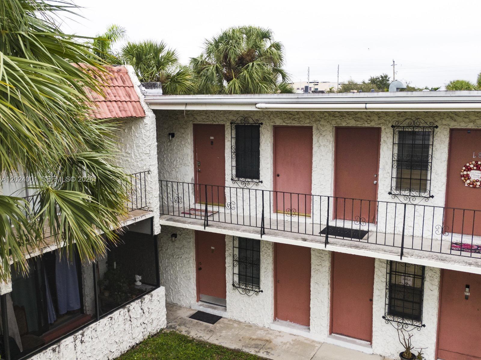 8701 SW 141st St #L5, Palmetto Bay FL 33176