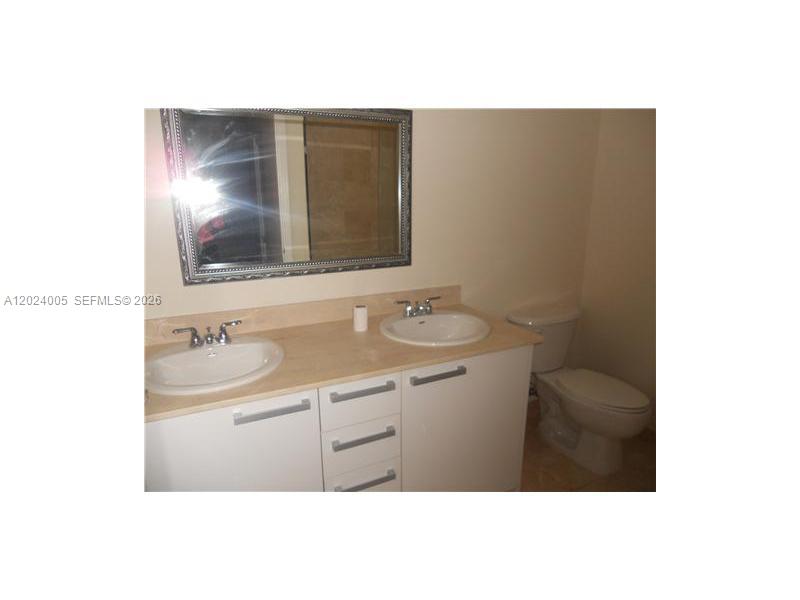 2525 SW 3 AV #1006, Miami FL 33129