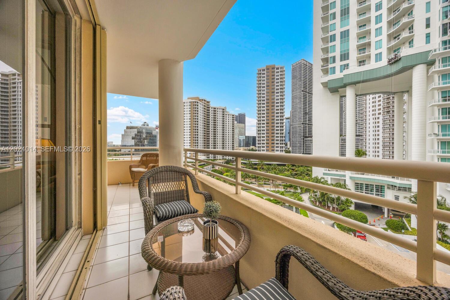 888 Brickell Key Dr #1001, Miami FL 33131