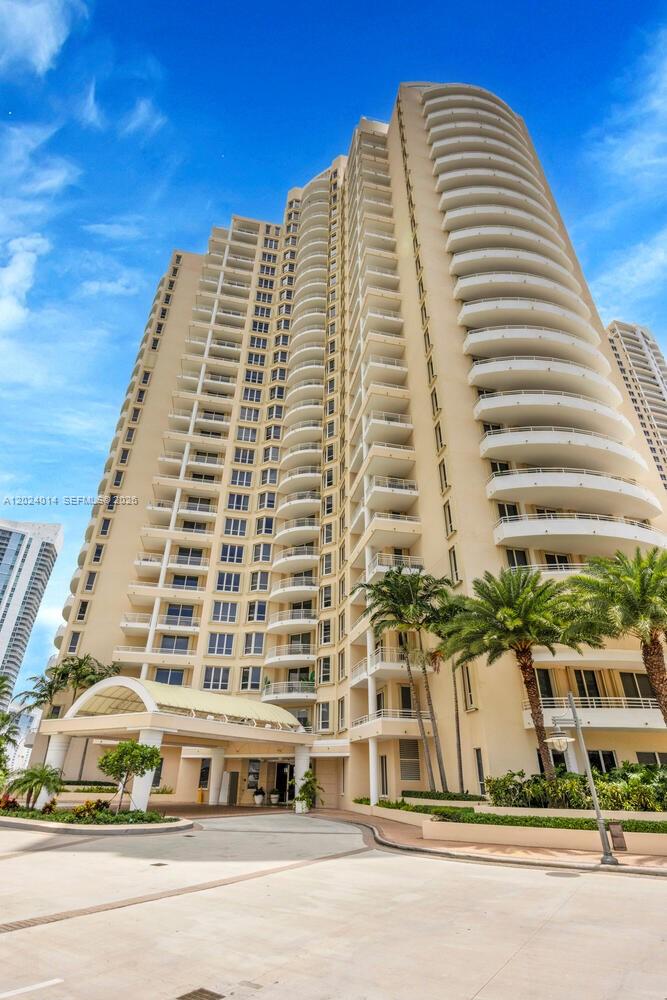 888 Brickell Key Dr #1001, Miami FL 33131