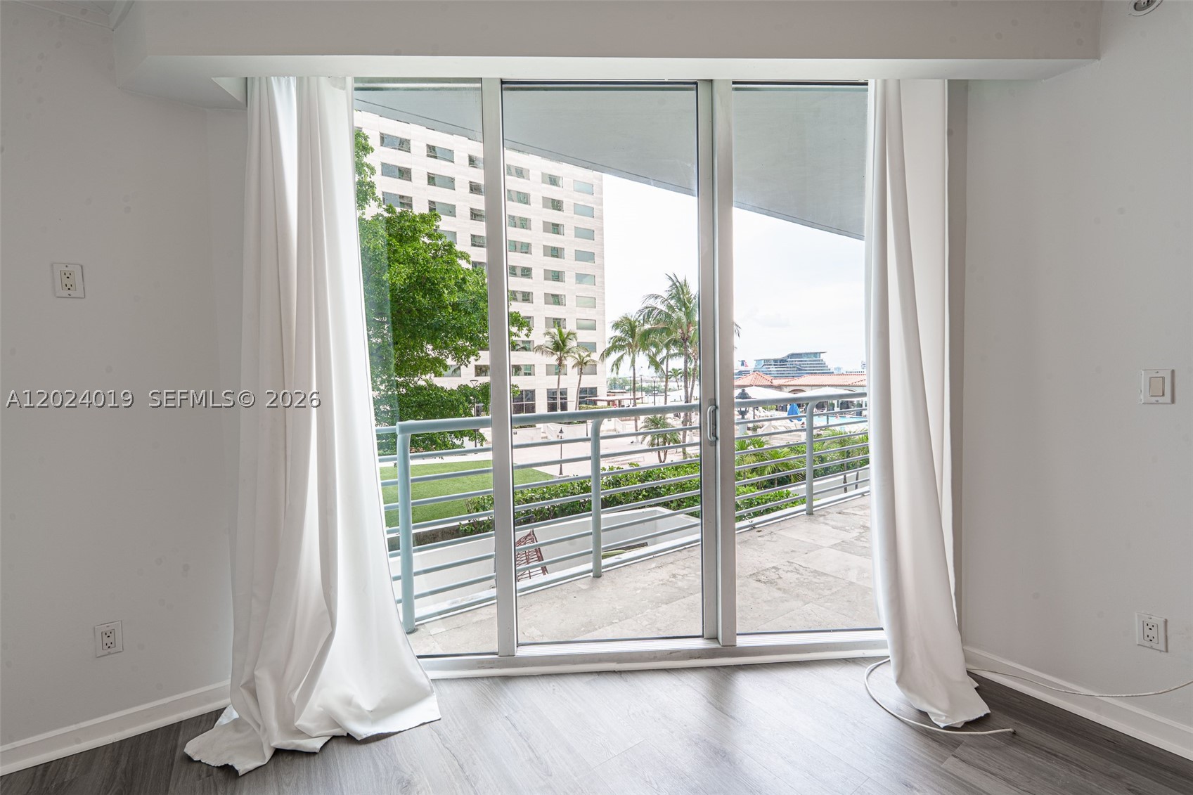335 S Biscayne Blvd #802, Miami FL 33131
