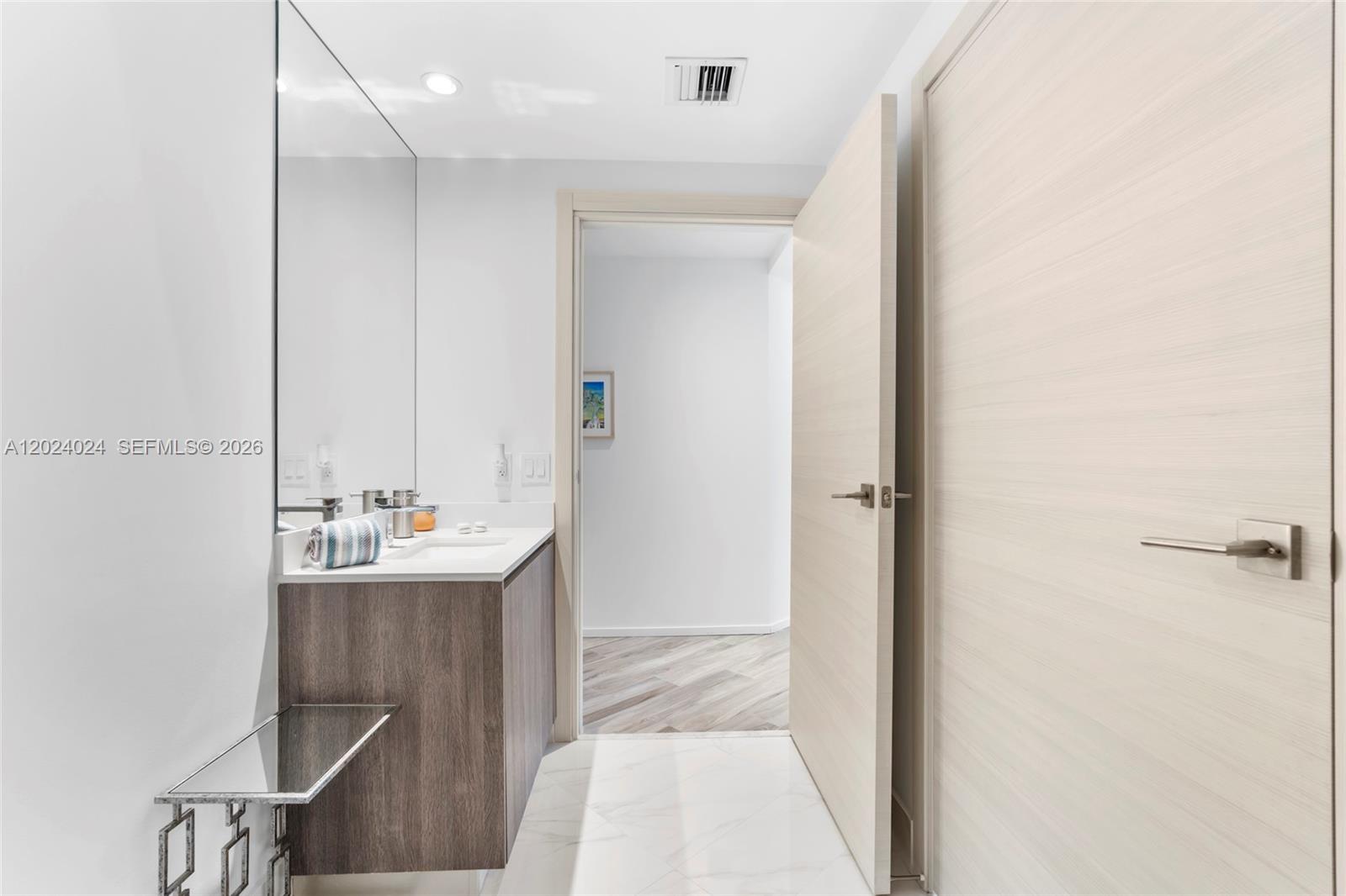 801 S Miami Ave #4405, Miami FL 33130
